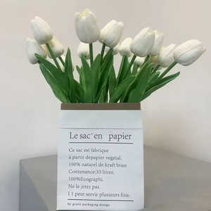 Bouquet di Tulipani Artificiali Fatti a Mano, Realistici al Tatto, in Seta e Plastica, per la Festa della Mamma e San Valentino - Product Image 3