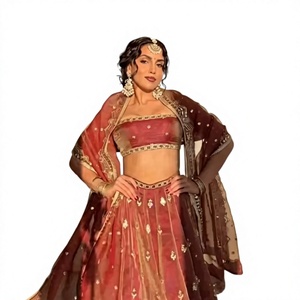 Divyam Creation Lehenga Choli Rouge Brodé en Spandex, Séchage Rapide, Extensible, Longueur au Sol, Robe de Mariage Traditionnelle Indienne - Product Image 1