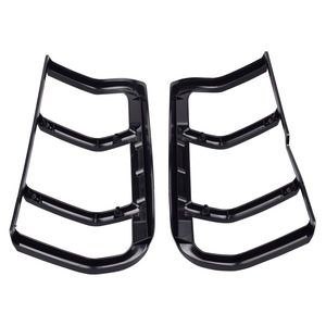 Kit de couvercles de feux arrière Land Rover, paire en plastique, fixation par vis, 1999-2004 - Product Image 1
