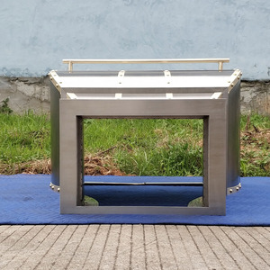 Cappa Aspirante di Lusso Artigianale in Acciaio Inossidabile con Finiture in Ottone, Design a Campana, Cappa Metallica Personalizzata per Cucine di Ville - Product Image 5