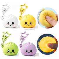 Porte-clés en silicone souple de 5 cm, motif visage de dessin animé lumineux, avec fermoir mousqueton étoile pivotant, breloque de sac, jouet anti-stress en forme de boulette aux couleurs bonbon