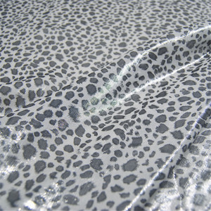 Vải Lụa Lurex Kim Loại Màu Bạc Sáng Bóng Có In Hình Động Vật Da Báo Cho Trang Phục Dự Tiệc Nữ Hiện Đại - Product Image 2