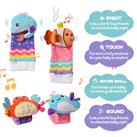 Ensemble de chaussettes de poignet personnalisées en peluche gonflable pour nouveau-né, thème océan, avec bracelet de montre, chaussettes hochet pour bébé, jouet apaisant à saisir