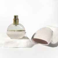 Nouveau design de bouteille vide de parfum bocaux en verre avec couvercles atomiseur de pompe de pulvérisation bouteille de parfum d'huile d'olive 15ml bouteille de parfum de luxe