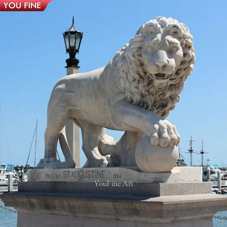 Estátua de leão de mármore clássico ao ar livre, estátua de leão de mármore com bola