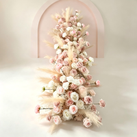 Chemin de table personnalisé en fleurs artificielles roses et blanches pour la décoration de l'allée de mariage et des tables