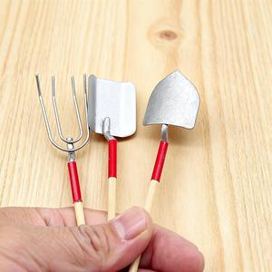 Outils de jardinage <span class=keywords><strong>pour</strong></span> plantes succulentes, ensemble de trois pièces <span class=keywords><strong>pour</strong></span> maison de poupée, pelle en fer, râteau en fer, <span class=keywords><strong>accessoires</strong></span> <span class=keywords><strong>miniatures</strong></span> - Product Image 4