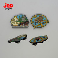 Épingles en métal personnalisées pour l'art et les objets de collection, épingles à revers en émail souple avec logo, badges en métal de forme irrégulière pour vêtements
