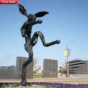 YOUFINE Escultura de bronce abstracta de conejo saltando sobre campana, tamaño real, para parques públicos <span class=keywords><strong>y</strong></span> plazas - Product Image 6