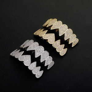 Grillz para dientes con forma de corazón, microincrustaciones de circonita, grillz de oro y plata, accesorio de fiesta hip hop para dientes, unisex - Product Image 1