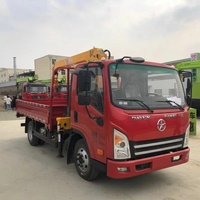 Camion-grue avec compartiment de chargement pour le transport quotidien de marchandises et les tâches de levage d'urgence temporaires