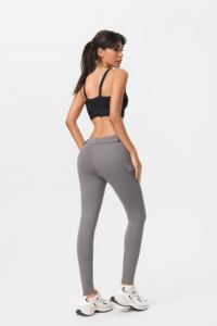 Pantaloni da yoga aderenti e comodi con tasca cargo - Product Image 6