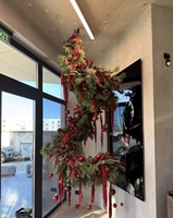 Ornement de couronne de Noël en bois à rayures avec nœud, petit ours, décoration suspendue moderne et minimaliste pour arbre de Noël, semi-fait main