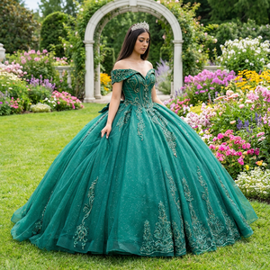 Vestido de Quinceañera Moderno Lsmc96 Verde Esmeralda para Maternidad, Escote Corazón, Cola Capilla, Largo hasta el Suelo, con Aplicaciones, Natural - Product Image 1