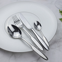 Ensemble de couverts de mariage en acier inoxydable de style européen, cuillère, fourchette, couteau de luxe pour restaurant