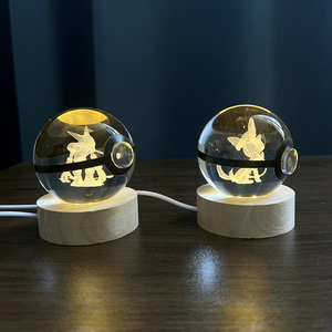 Boule de Pikachu en cristal avec socle en bois MH-Q0417 - Product Image 2