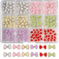 12grilles de breloques pour nail art : Cœur léopard, étoile, nœud, nœud papillon scintillant, pêche tachetée, accessoires de manucure 3D Kawaii