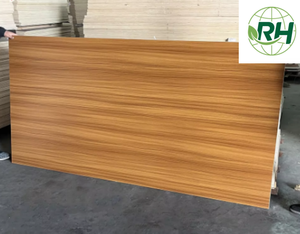 ДСП RUIHE 18 мм, белый дуб, глянцевая поверхность, текстура натурального дерева, сердцевина из тополя, березы, эвкалипта, класс E1, влагостойкая, для гостиной - Product Image 2