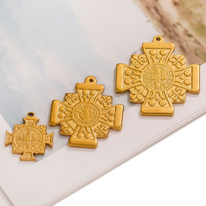 Llavero de Acero Inoxidable con Diseño de Cruz y Bandera, Venta al por Mayor - Product Image 2