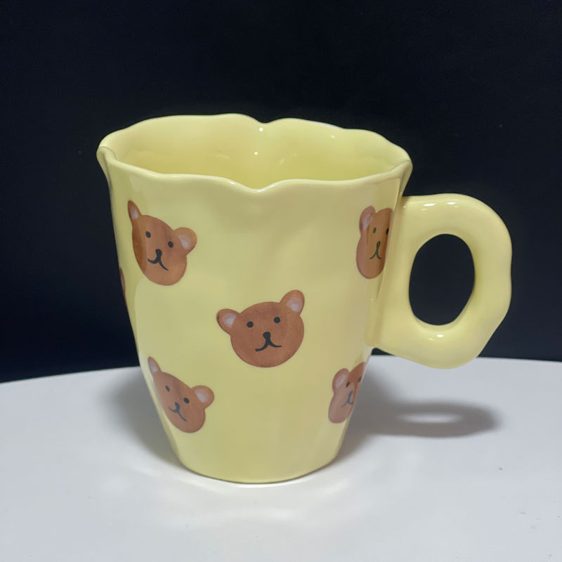 สีเหลือง