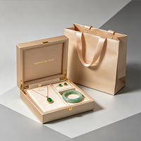 Boîte à bijoux rigide magnétique de luxe personnalisée, insert floqué multi-emplacements, logo en feuille d'or, ensemble complet d'emballage cadeau