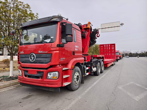 Camion <span class=keywords><strong>tracteur</strong></span> Shacman New M3000 6x4 <span class=keywords><strong>avec</strong></span> <span class=keywords><strong>grue</strong></span> à bras pliable robuste et semi-remorque à plateforme basse - Product Image 1