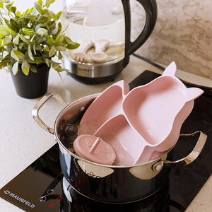 Ensemble cadeau de produits pour bébé en silicone, ensemble de vaisselle à ventouse pour l'alimentation du bébé, tapis d'alimentation, bol, cuillère, bavoir, assiette, tasse, idée cadeau pour nouveau-né - Product Image 6