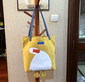 Sac fourre-tout en toile pour le déjeuner, minimaliste et durable, motif personnalisable pour une utilisation répétée, y compris un sac de courses en coton - Product Image 4