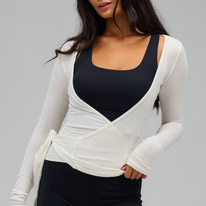 Top Corto da Palestra Snellente per Donna, Design con Nodo Personalizzato, T-shirt Morbida da Yoga con Scollo a V, Traspirante e ad Asciugatura Rapida, Disponibile in Taglie Plus - Product Image 3