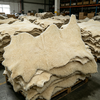 Peau de mouton bouclée 100% naturelle, matière première authentique, fourrure de mouton bouclée pour la fabrication de chaussures et de vêtements, vente en gros en usine