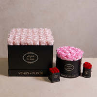 Boîte à fleurs carrée rigide élégante de marque personnalisée avec poignée en ruban, boîte cadeau en papier noir mat pour l'emballage de roses éternelles