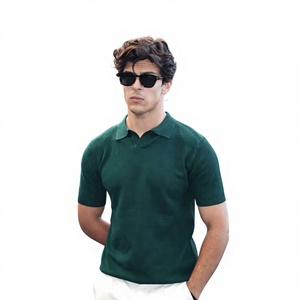 T-shirt en coton vert foncé tricoté pour homme, à manches courtes, coupe ajustée, décontracté, respirant, couleur unie, avec logo frontal - Product Image 1