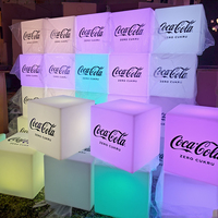 Chaise en plastique cube LED sans fil 16 pouces au design rustique moderne et écologique Tabouret de bar rechargeable à couleur changeante Bar à domicile
