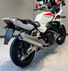 มอเตอร์ไซค์รุ่นเก่าขนาดมากกว่า 1000 ซีซี ขายในราคาถูกเป็นรถมือสอง - Product Image 3