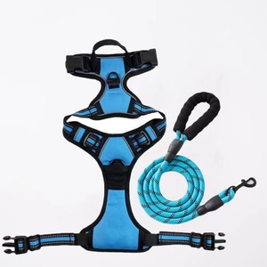 Harnais pour chien rembourré en nylon uni, style selle, anti-choc, avec laisse et protection thoracique à fermeture boutonnée - Product Image 4