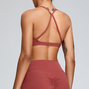 Soutien-gorge de sport pour femme, col halter en V, bretelles fines, dos croisé, rembourrage amovible, crop top de yoga, soutien-gorge de fitness à faible impact pour l'entraînement, vente en gros - Product Image 4
