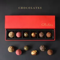 Caja de papel plegable biodegradable personalizada para regalo de embalaje de celebración en relieve de estilo moderno de Chocolate para cumpleaños