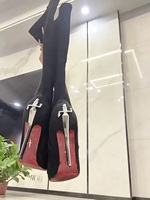 Bottes cuissardes à talon aiguille et plateforme en microfibre brillante antidérapante à bout pointu avec fermeture éclair latérale pour femme – Nouvelle collection Automne/Hiver 2026