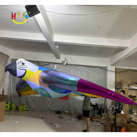 Ballon gonflable coloré vif accrochant de perroquet de grand oiseau gonflable de mascotte avec la lumière menée