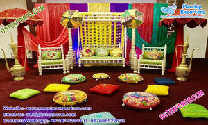 เวที Mehndi แบบดั้งเดิมที่มีฉากหลังที่มีสีสันเวทีแต่งงาน Mehndi เอเชียกับรูปปั้นขนาดชีวิตปัญจาบ - Product Image 6