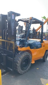 Chariot élévateur d'occasion TOYOTA FD50 pour travaux de terrassement - Offre Spéciale - Product Image 3