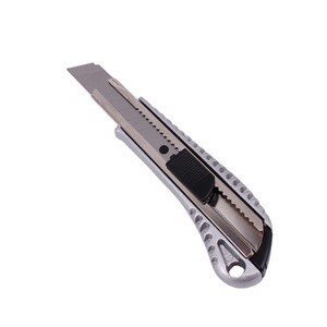 Scorrevole serratura fabbrica utility cutter lama calda di utensili a mano con maniglia in lega di alluminio con snap off lama di alta qualità OEM - Product Image 1