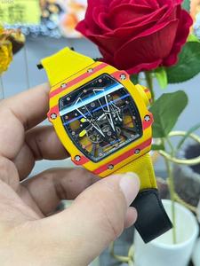 Reloj Mecánico de Lujo para Hombre, Diseño de Barril, Marca de Alta Gama, con Tourbillon Naranja, en Oferta - Product Image 2