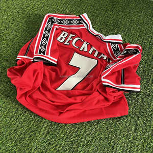 Camiseta de fútbol retro clásica roja 1998-99 - Product Image 1