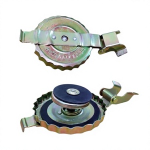 Bouchon de réservoir de carburant pour camion Tata 613 LPT, OEM 0424700605J, bouchon diesel, pièces détachées automobiles commerciales robustes - Product Image 1
