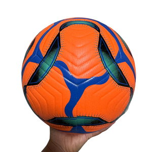 Balón de fútbol de entrenamiento de gimnasia de PVC de marca personalizada superventas tamaño 4 cosido a máquina para niños/adultos Impresión de logotipo de globo de fútbol - Product Image 1
