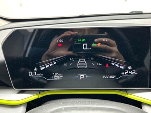 รถยนต์ไฟฟ้า Coolray FWD ซีดาน เบาะหนัง ยาง R16 ปี 2023 มือสอง สำหรับตั้งแคมป์และใช้งานในเมือง - Product Image 2