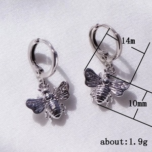 Orecchini a Goccia con Ape per Donne, Design Creativo a Forma di Insetto, Eleganti in Stile Europeo, Gioielli da Indossare Ogni Giorno - Product Image 2