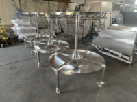 Machine de nettoyage de volailles rotative, table de saignée suspendue, haute efficacité, structure stable pour la transformation de poulets