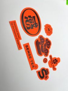 Venta caliente fluorescente verde amarillo Rosa naranja troquelado adhesivo dibujos animados etiquetas adhesivas para envases de plástico - Product Image 5